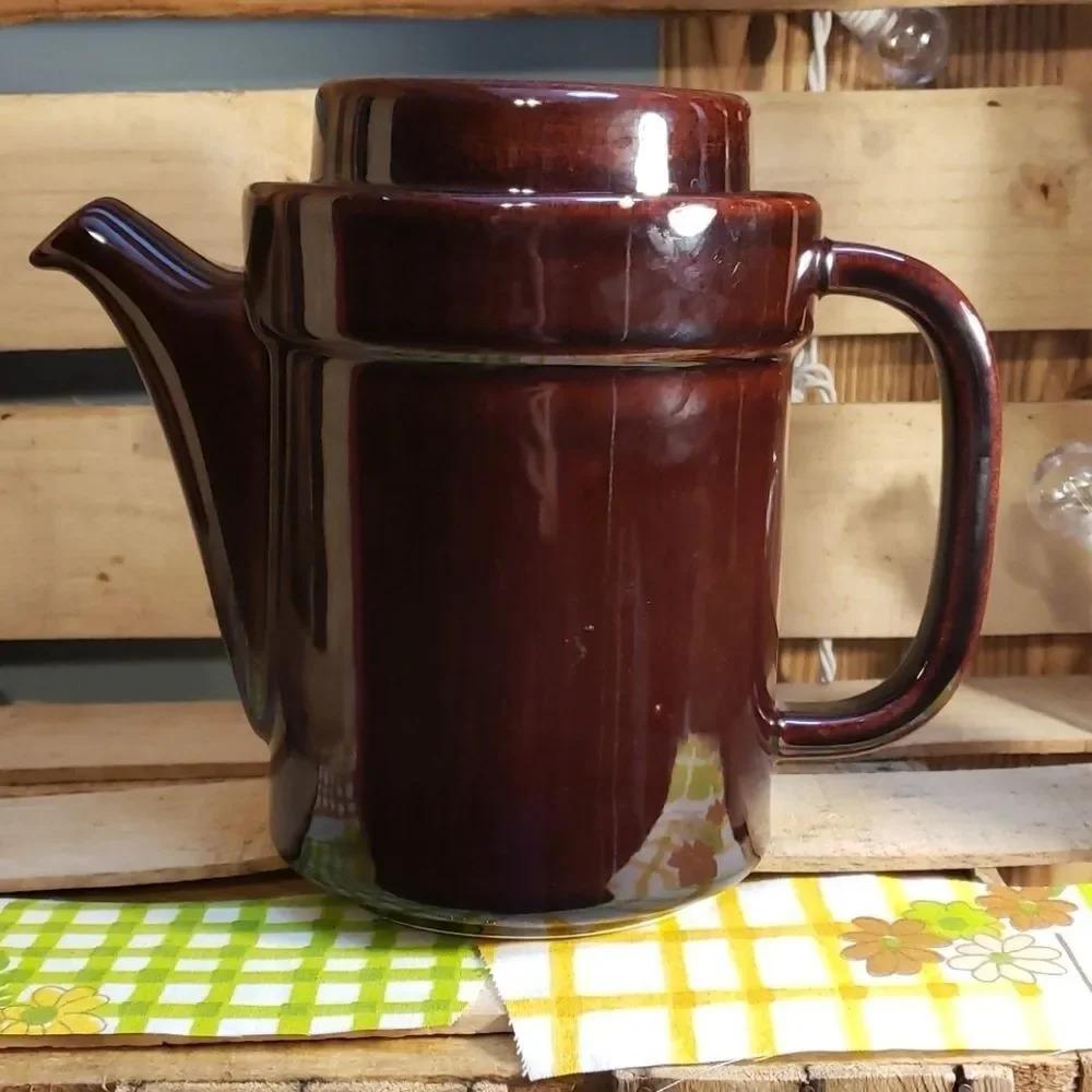 Pfaltzgraff 490 brown Teapot with lid